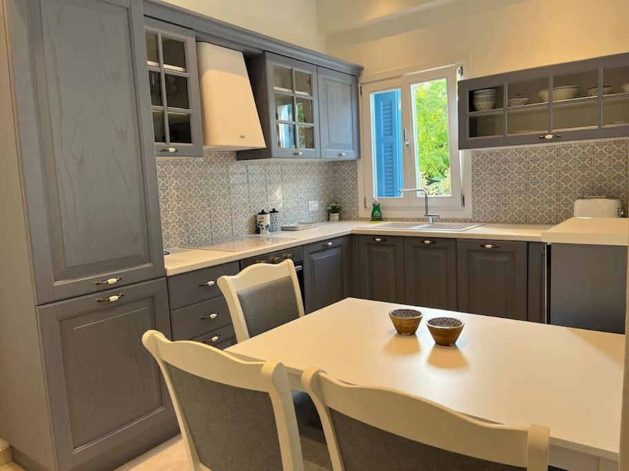 Casa Blue Flower - Bright & Breezy Home Fiskárdo Eksteriør bilde