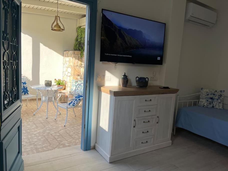 Casa Blue Flower - Bright & Breezy Home Fiskárdo Eksteriør bilde
